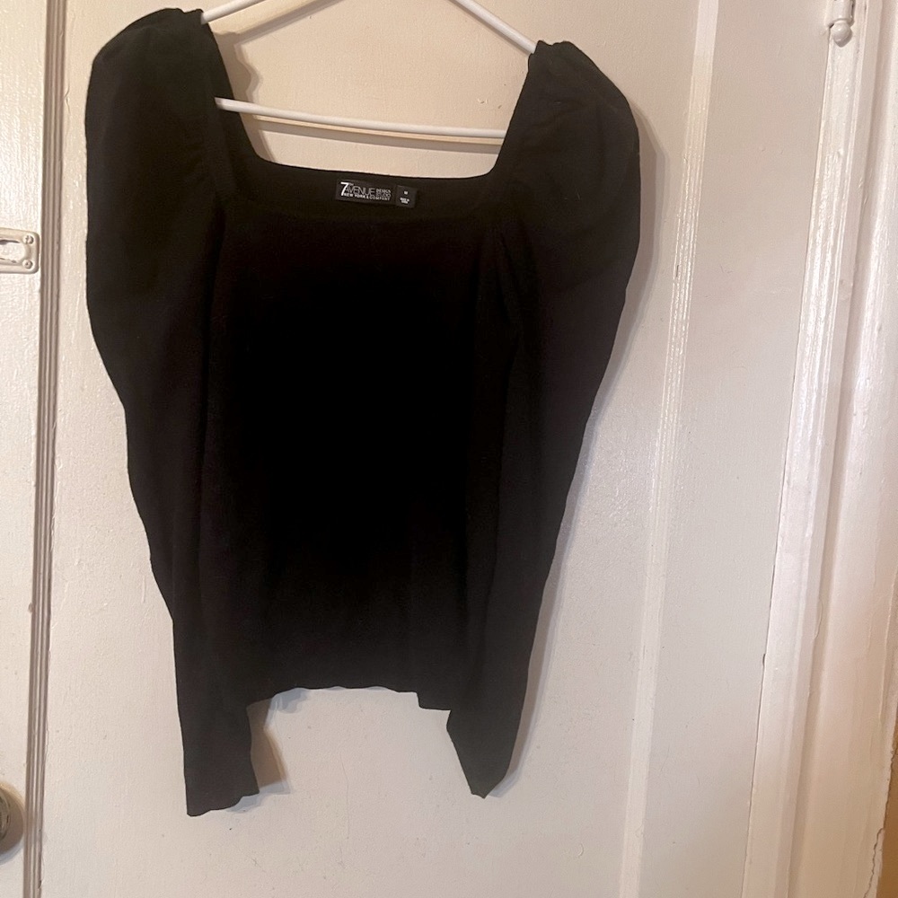 Great square neck puffed sleeve lightweight sweater/ top NWOT